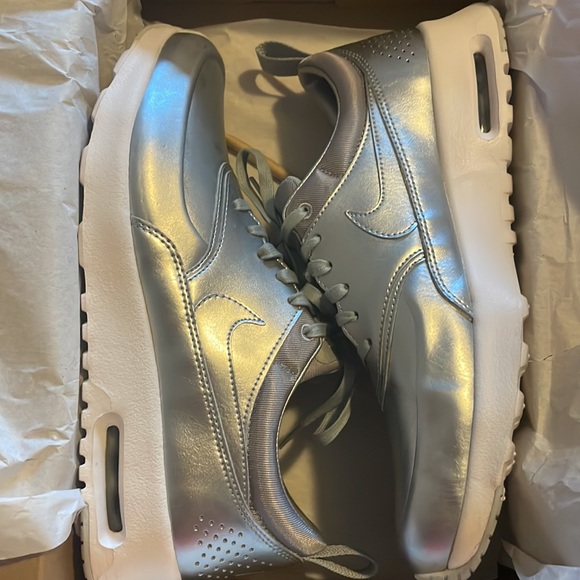 Women’s Nike Air Max Thea Metallic size 9 - Picture 6 of 7